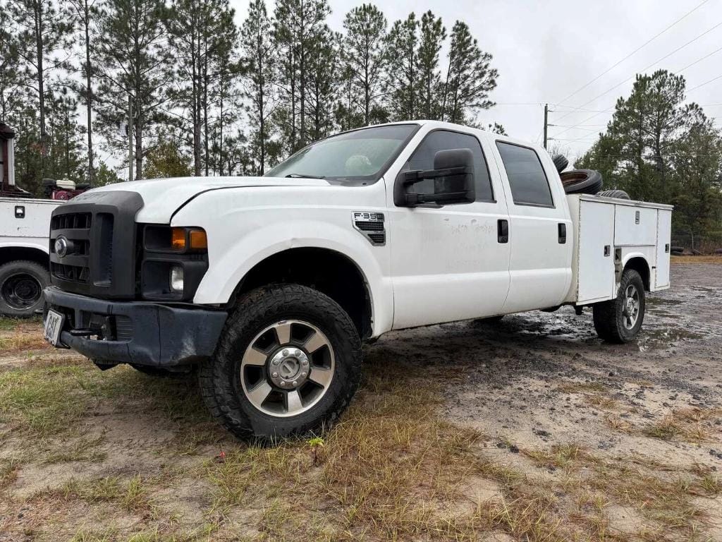 2009 Ford F-350 Equipment Image0