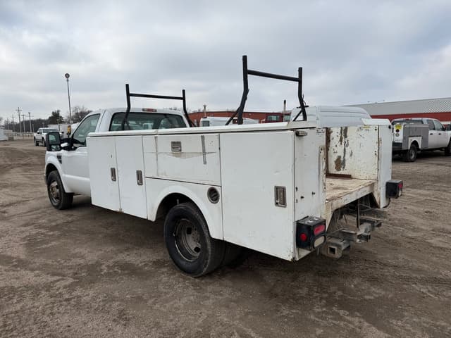 Image of Ford F-350 equipment image 2