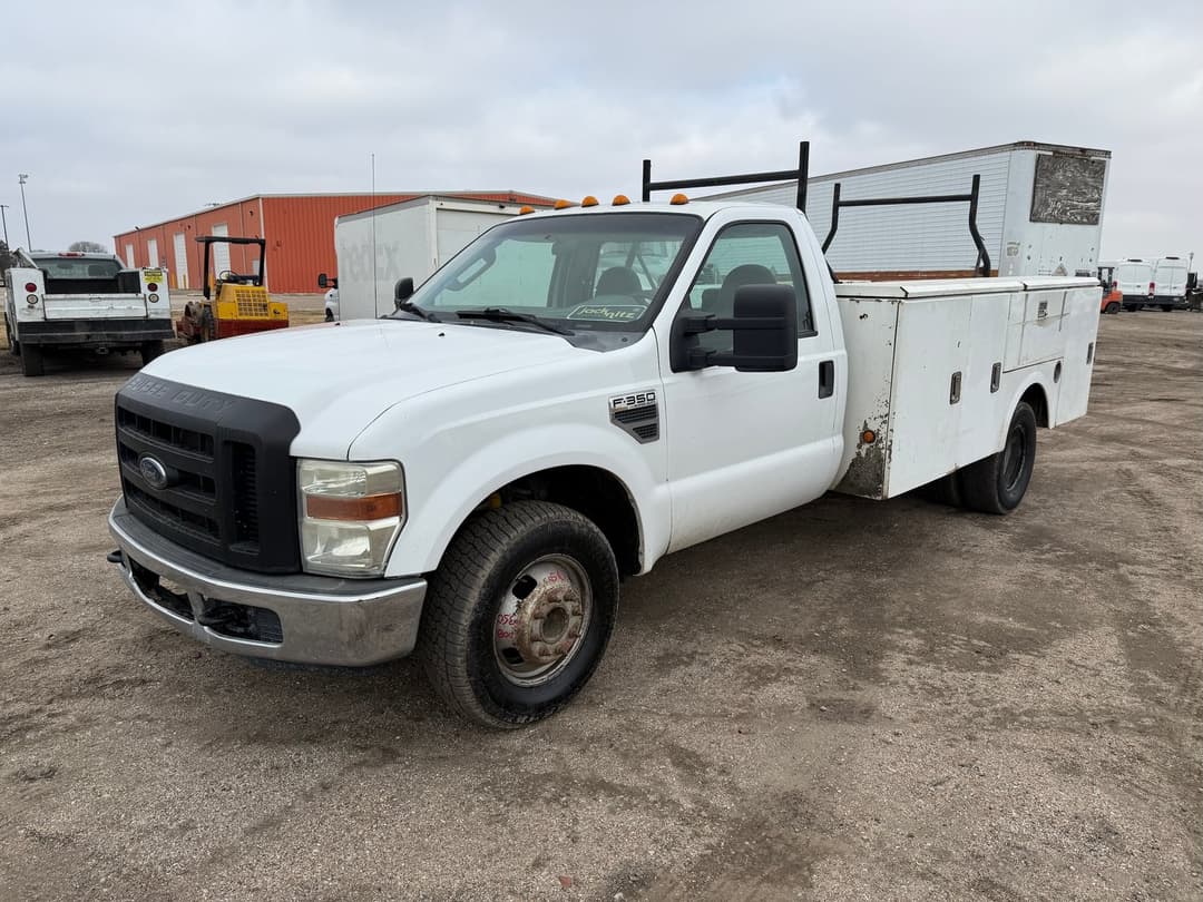 Image of Ford F-350 Primary image