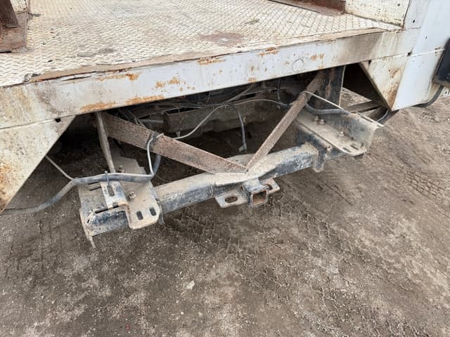 Image of Ford F-350 equipment image 4