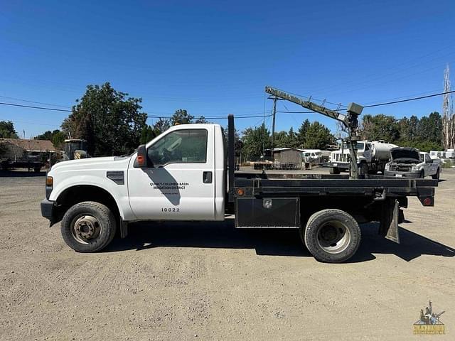 Image of Ford F-350 equipment image 1