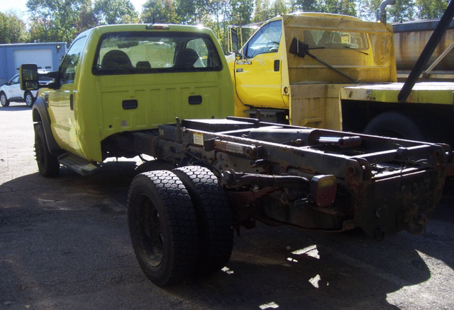 Image of Ford F-450 equipment image 3