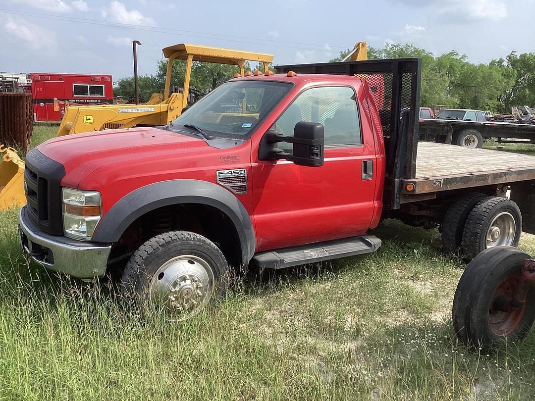 Image of Ford F-450 Primary image