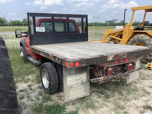 Image of Ford F-450 equipment image 3