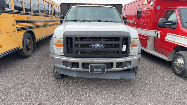 Image of Ford F-450 equipment image 1