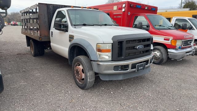 Image of Ford F-450 equipment image 2