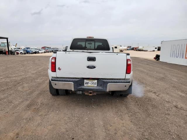 Image of Ford F-450 equipment image 3