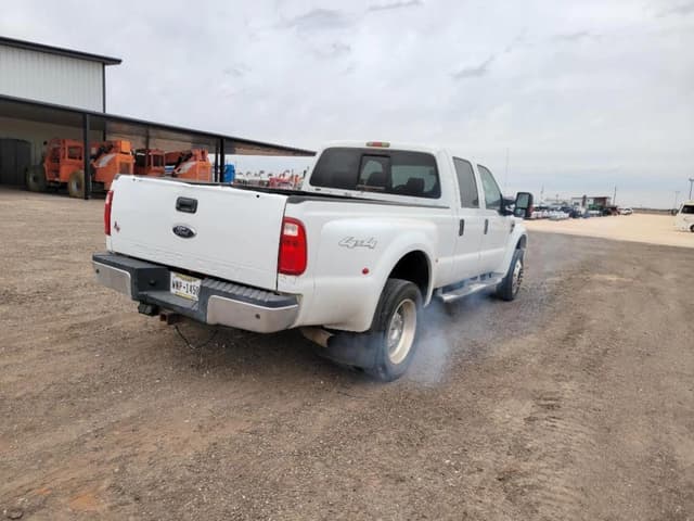 Image of Ford F-450 equipment image 4