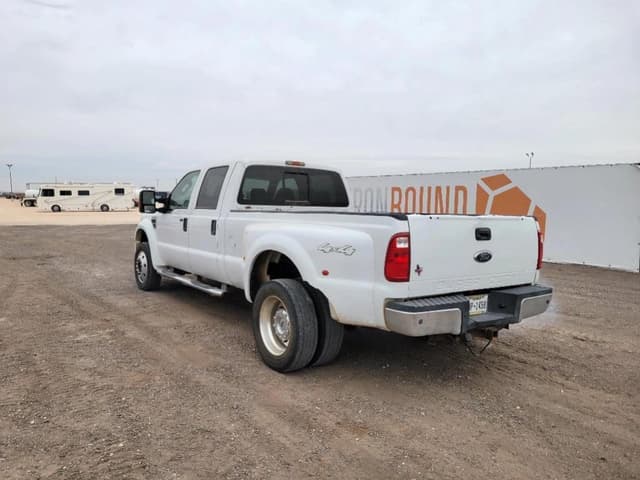 Image of Ford F-450 equipment image 2