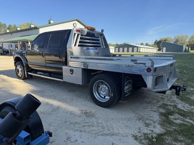 Image of Ford F-450 equipment image 3