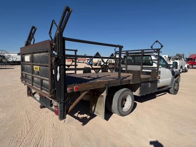 Image of Ford F-450 equipment image 4