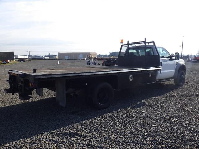 Image of Ford F-550 equipment image 4