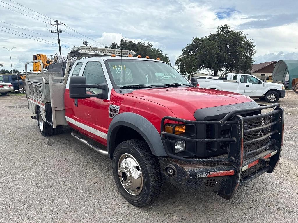 Image of Ford F-550 Primary image