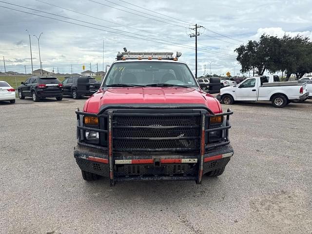 Image of Ford F-550 equipment image 2