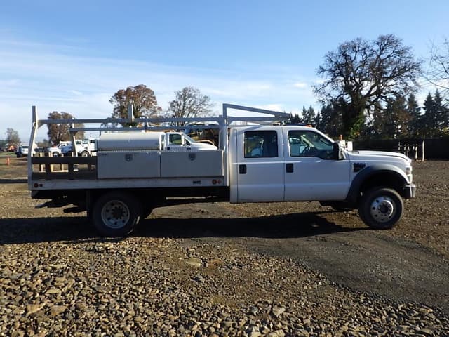 Image of Ford F-550 equipment image 2