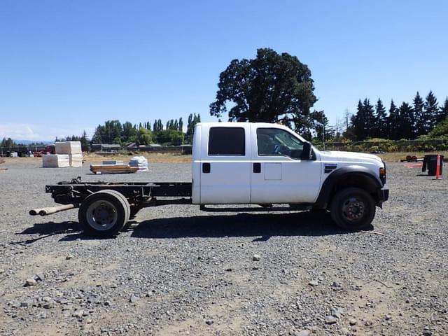 Image of Ford F-550 equipment image 2