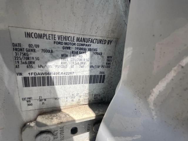 Image of Ford F-550 equipment image 4