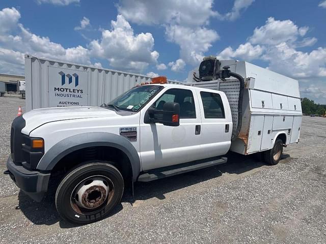 Image of Ford F-550 equipment image 1