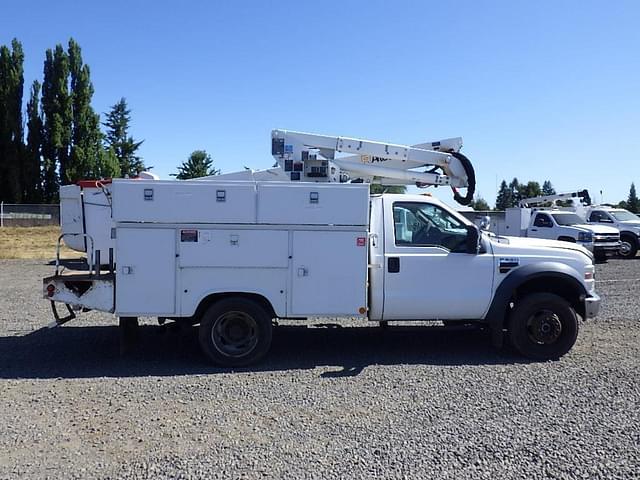 Image of Ford F-550 equipment image 2