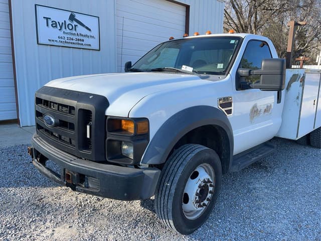 Image of Ford F-550 equipment image 1