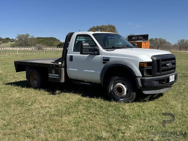 Image of Ford F-550 equipment image 3