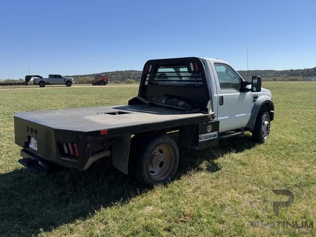 Image of Ford F-550 equipment image 4