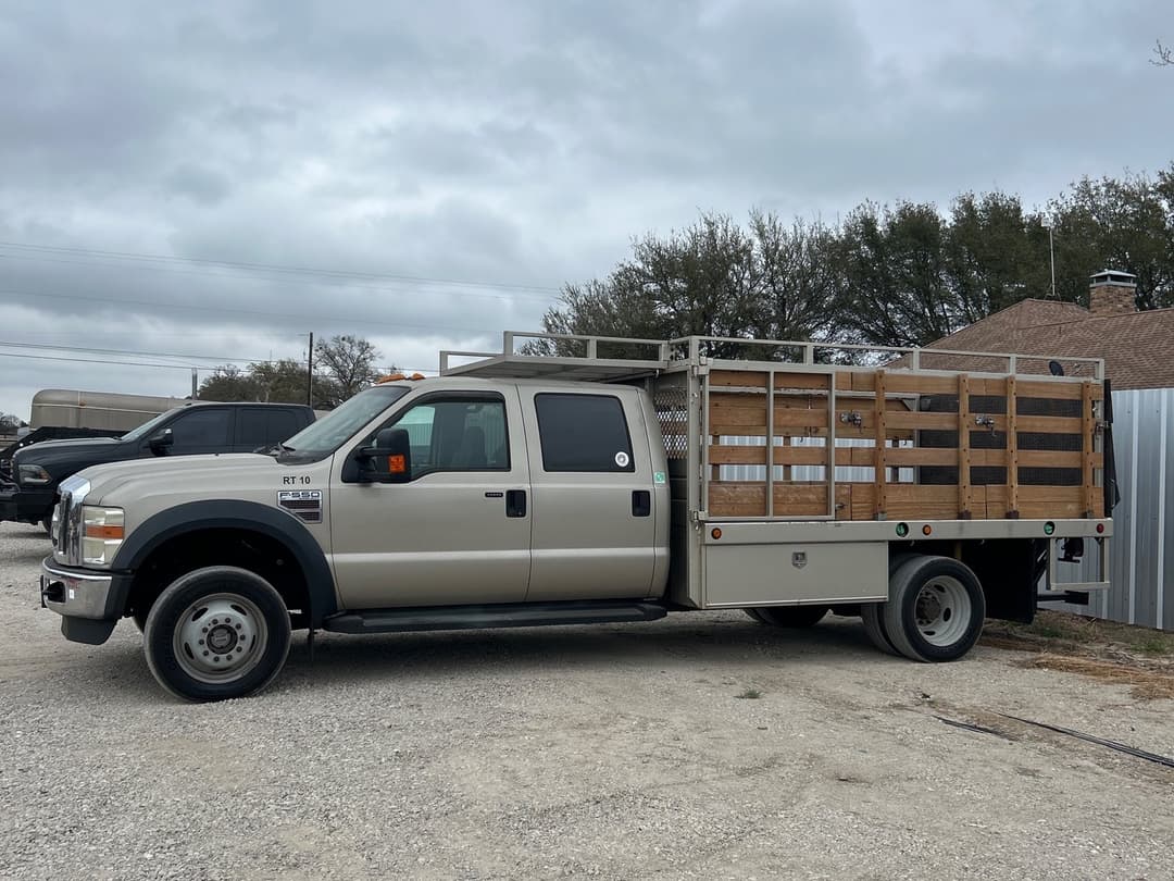 Image of Ford F-550 Primary image
