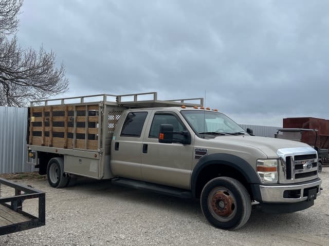 Image of Ford F-550 equipment image 2