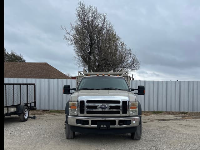 Image of Ford F-550 equipment image 1