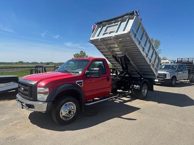 Image of Ford F-550 Primary image