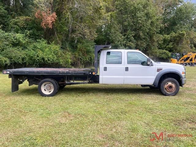 Image of Ford F-550 equipment image 1