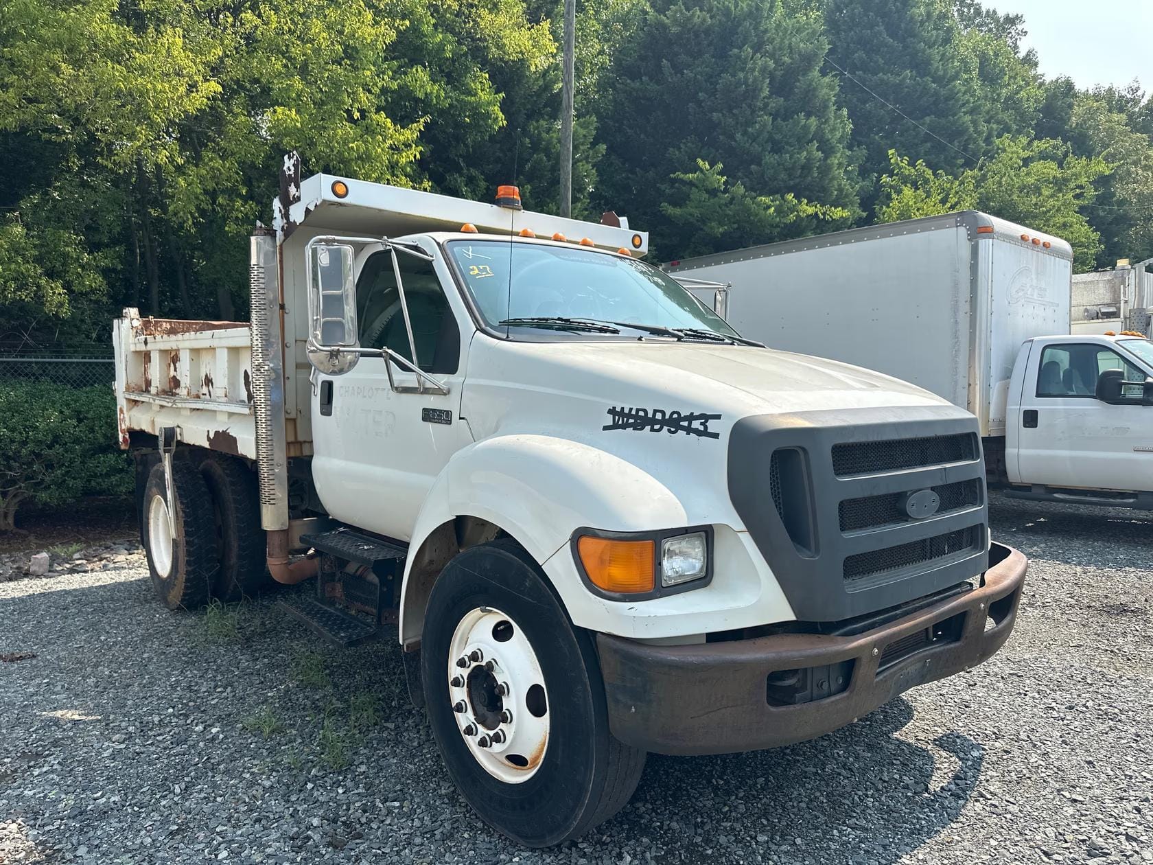 2009 Ford F-650 Equipment Image0