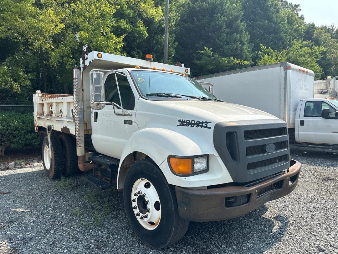 Image of Ford F-650 Primary image