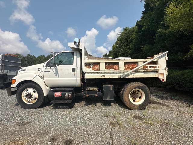 Image of Ford F-650 equipment image 2