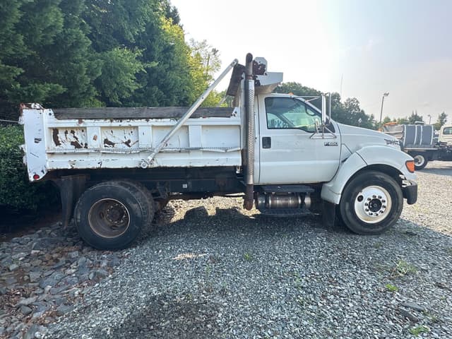 Image of Ford F-650 equipment image 3