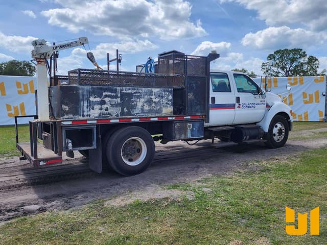 Image of Ford F-650 equipment image 4