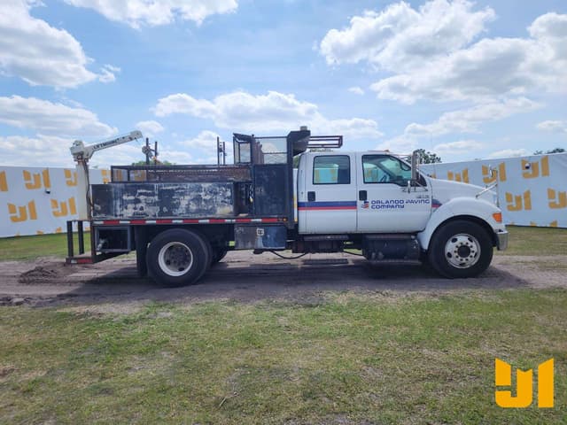 Image of Ford F-650 equipment image 3