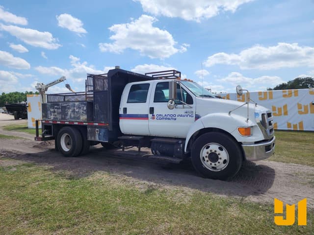 Image of Ford F-650 equipment image 2