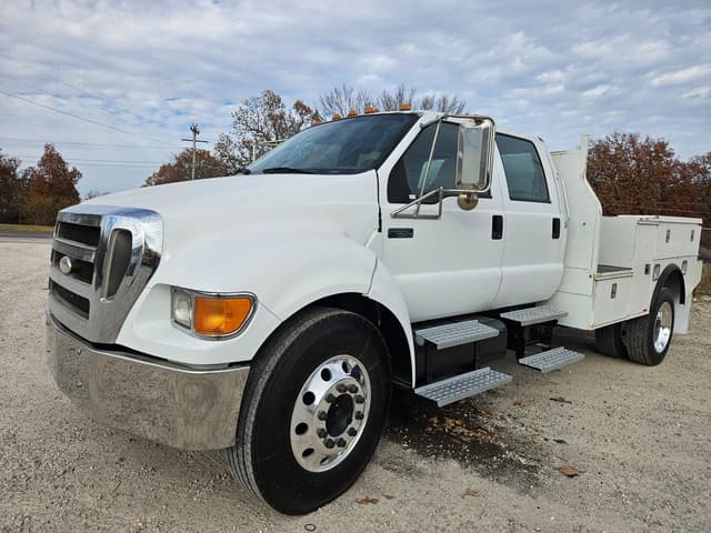 Image of Ford F-650 equipment image 2