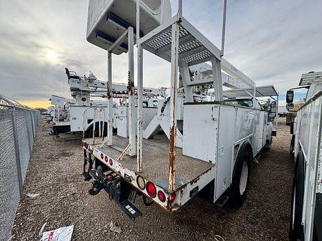 Image of Ford F-750 equipment image 2