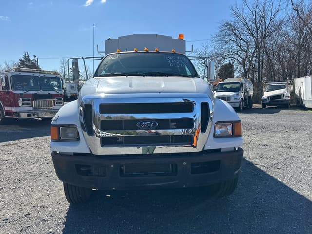 Image of Ford F-750 equipment image 1