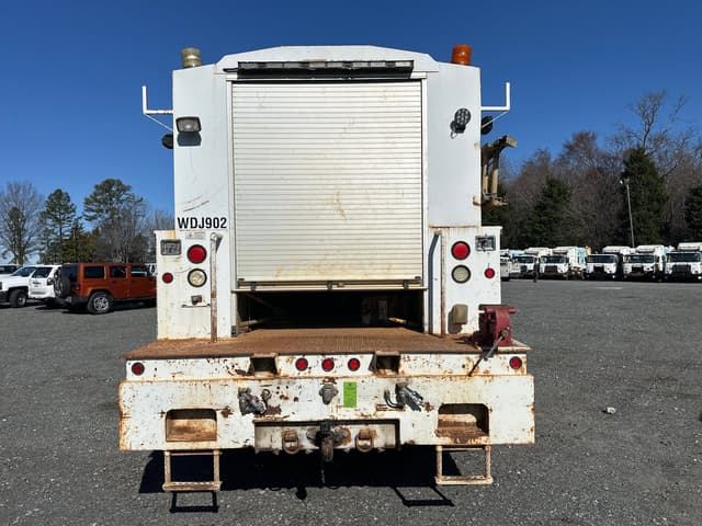 Image of Ford F-750 equipment image 4