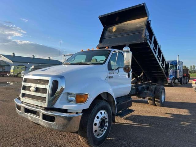 Image of Ford F-750 equipment image 1