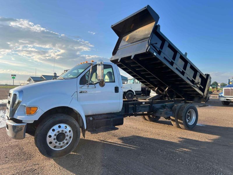 Image of Ford F-750 Primary image