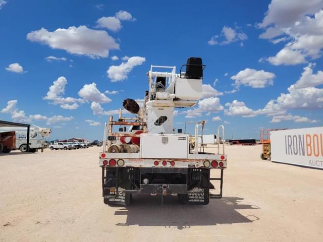 Image of Ford F-750 equipment image 3