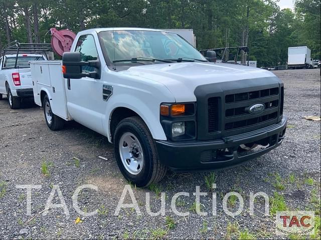 Image of Ford F-250 equipment image 2