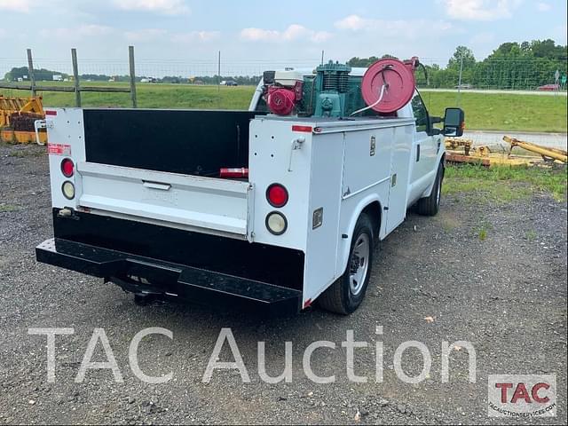 Image of Ford F-250 equipment image 4