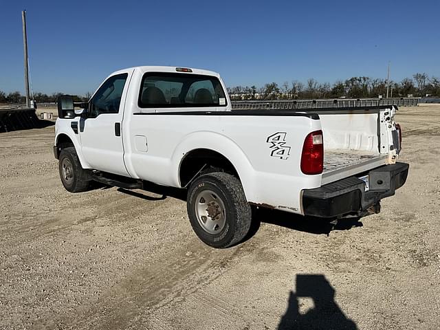 Image of Ford F-250 equipment image 2