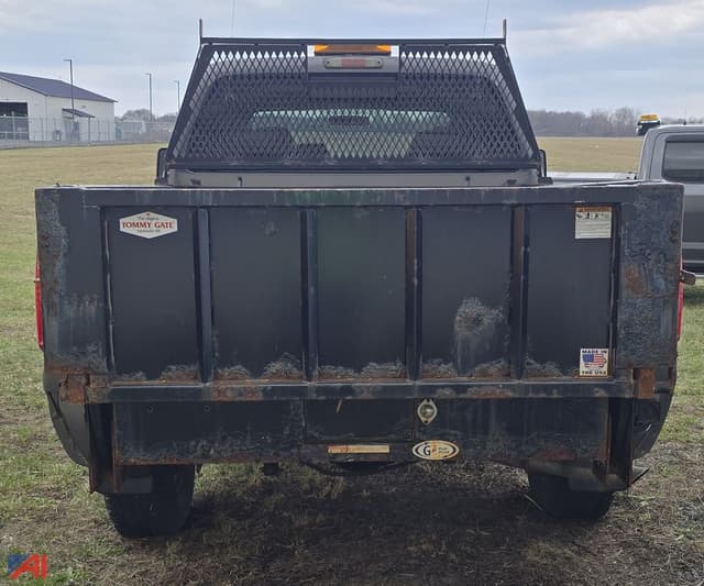 Image of Ford F-250 equipment image 2