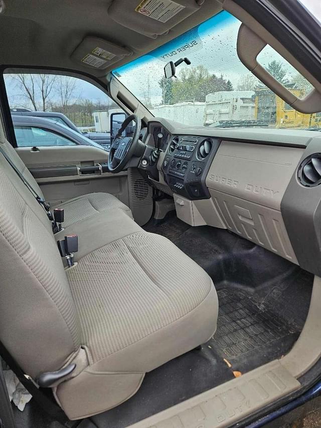 Image of Ford F-250 equipment image 4